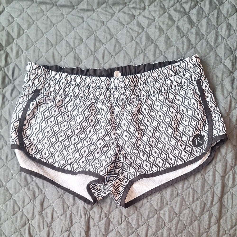 HURLEY Black and White Patterned Athletic Shorts, SMALL
